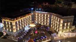 Cloud City Hotel, USD 138.60