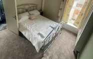 Lain-lain 2 Sleeps 14 Cardiff City Centre