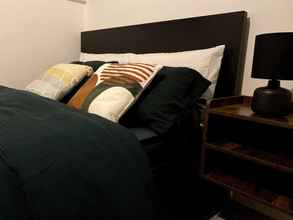 อื่นๆ 4 Stunning 2-bed Serviced Apartment in Swindon