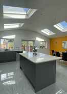 Primary image Luxurious Kitchen Lrg Bedrooms Holiday Freeparking