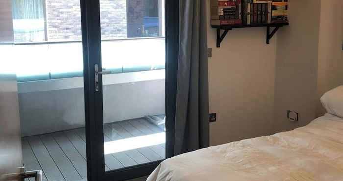 Others Sleek 1BD Flat W/private Balcony - Denmark Hill!