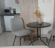 Others 5 Phaedrus Living: Alkminis Seaside Luxury Flat 01