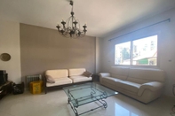 Khác Stunning 2-bed Apartment in Achrafieh Beirut