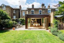 Others Charming 4 Bed House in London