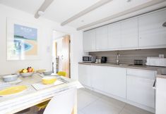 อื่นๆ 6 Stokes Cottage