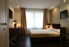 Khác 4 Outside Hotel