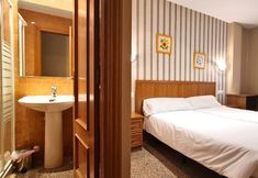 Others 6 Hospedería Puerta de la Catedral