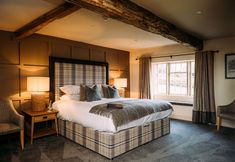 Others 3 Assheton Arms