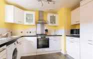 Others 6 Central 2BD Flat - Redcliffe