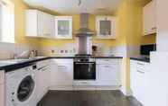 Others 5 Central 2BD Flat - Redcliffe