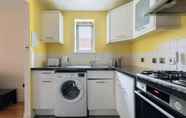 Others 7 Central 2BD Flat - Redcliffe