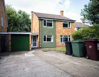 Lain-lain 2 Charming 6-bed House in Reading