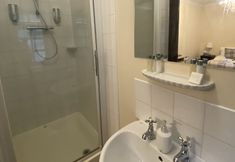 Khác 4 The Rising Sun Inn