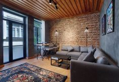 其他 3 House of Pirilti