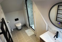 Lain-lain 2 12 Clos Yr Wylan