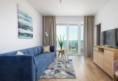 Khác 2 Bulwar Zachodzącego Słońca by Renters