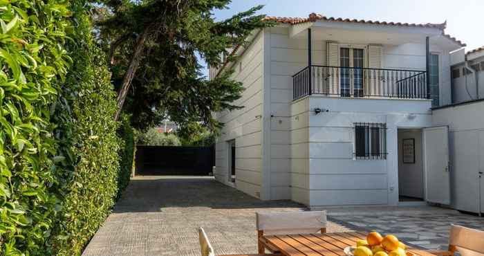 Others Astonished Central and Luxury Town House in Glyfada
