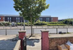 기타 2 Charming 2-bed Apartment in Heathrow First Floor