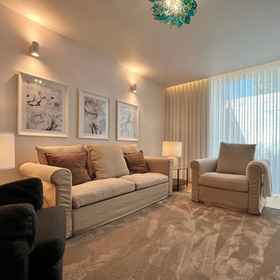 Room1波多阿爾馬達私人 Nomad s Lux - 兩臥室公寓,波尔图飯店