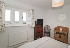 Others 5 Scrambles Cottage