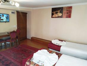 Lainnya 4 Room-cozy Apartment in Old City Center u
