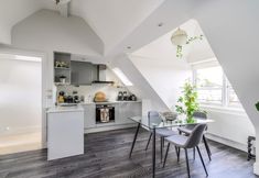 Others 2 Gorgeous Hampstead Flat