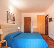 Others 4 Relaxing Cristal Blu Studio Sleeps 3 Num1489