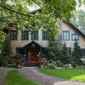 Primary image1Deer Mountain Inn,Bailiwick Ranch and Zoo飯店