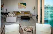 Others 3 Phaedrus Living 360 Tower Luxury Flat