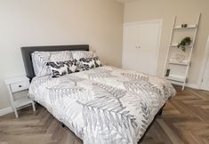 기타 6 4 Bodnant Road