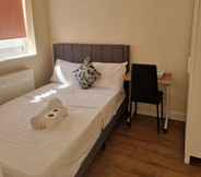 Others 5 Beautiful 1 Room House in London