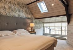 Others 4 The Carriage House