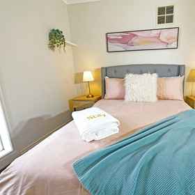Room 1 Exquisite 2BR Staycation Ringwood, Khách sạn South Melbourne