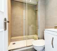 Lainnya 4 Three Bedroom Kensington Flat