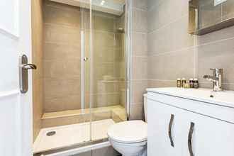 Lainnya 4 Three Bedroom Kensington Flat