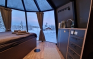 Others 3 Aurora RiverCamp Glass Igloos and Cabins