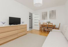 Lain-lain 2 Apartment Chmielna 100 by Renters