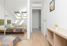 Others 7 Spacious 3 Bedroom Apartment by Renters