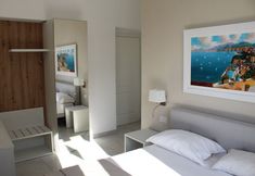 Others 6 Villa Emanuel White