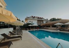 Khác 6 Marla Suite Hotel