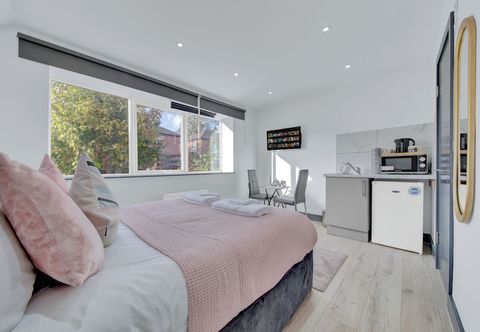 기타 Immaculate 1-bed Studio in Feltham Heathrow London