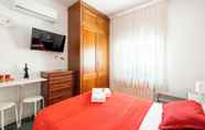 Others 5 Madrid center room just 3 metro stops