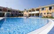 Khác 7 Four-room Flat With Swimming Pool Near the sea - By Beahost Rentals