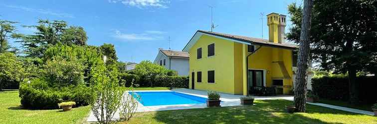 Lain-lain Fantastic Villa With Pool for 5 People on the Island of Albarella