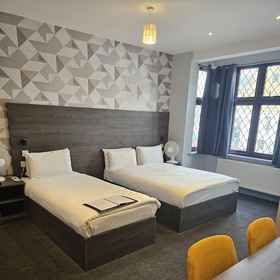 Room 1 Casuarina Tree, London Hotels