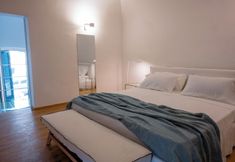 อื่นๆ 4 Palazzo Console