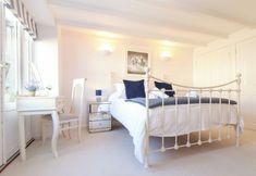 Others 6 Potters Barn