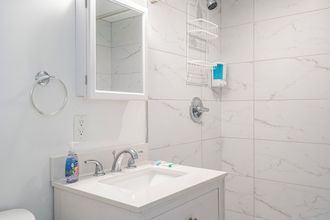 其他 4 Purple Pelican by Opus (Suite 4)