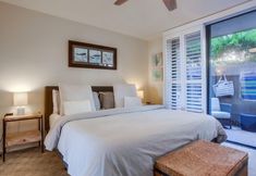 Others 5 Oceanfront 1 bedroom, Pool, Spa, Beach Access by RedAwning