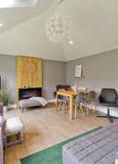 Primary image Stylish Family Home by Twickenham Stadium by Underthedoormat